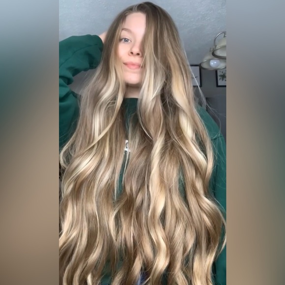 Meet your Posher, Hailey - Picture 2 of 16